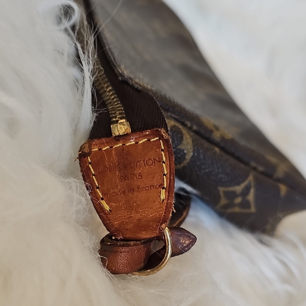 Louis Vuitton Pochette - Picture 6 of 13